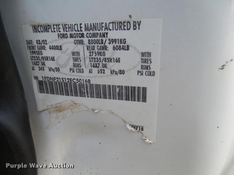 image for item L1737 2002 Ford F250 Super Duty utility truck