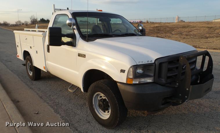 image for item L1738 2003 Ford F250 Super Duty utility truck