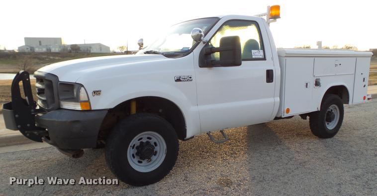 image for item L1738 2003 Ford F250 Super Duty utility truck
