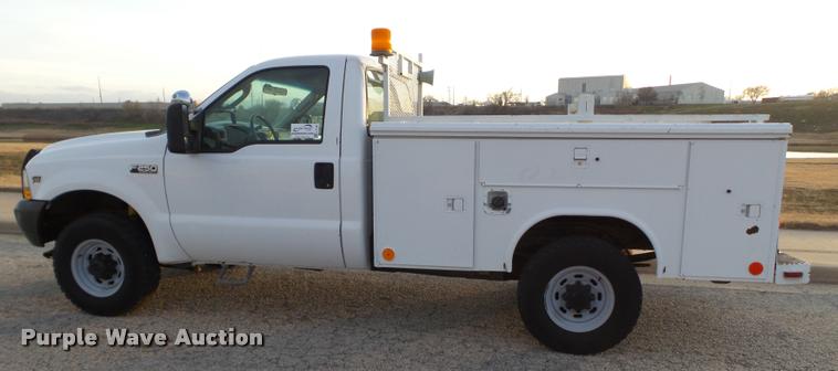 image for item L1738 2003 Ford F250 Super Duty utility truck