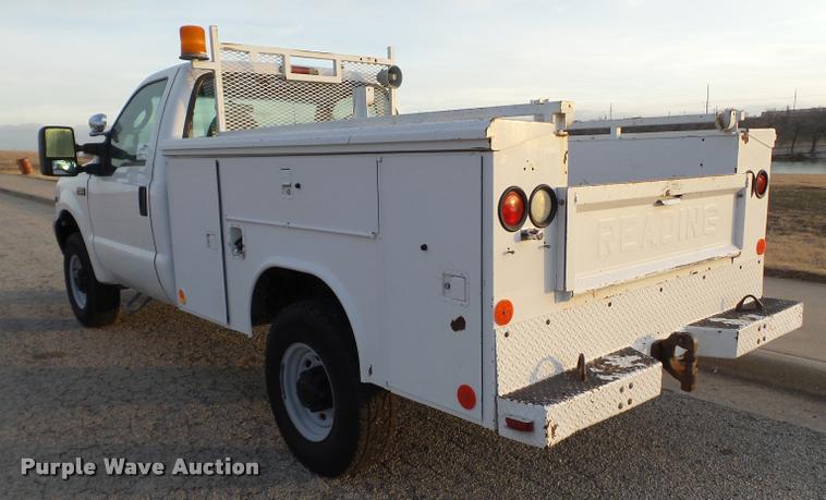 image for item L1738 2003 Ford F250 Super Duty utility truck