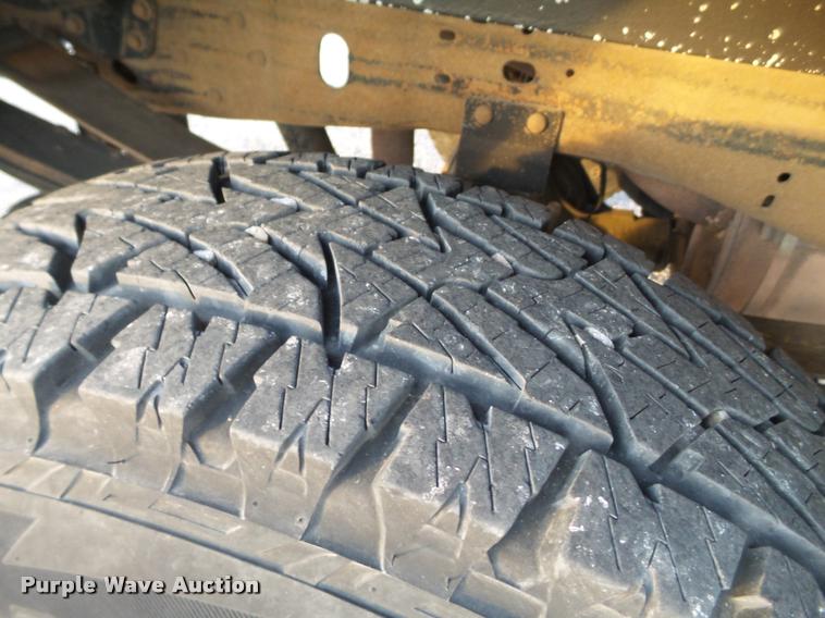 image for item L1738 2003 Ford F250 Super Duty utility truck