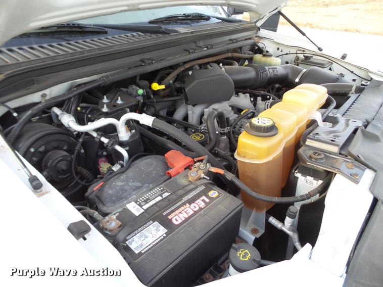 image for item L1738 2003 Ford F250 Super Duty utility truck