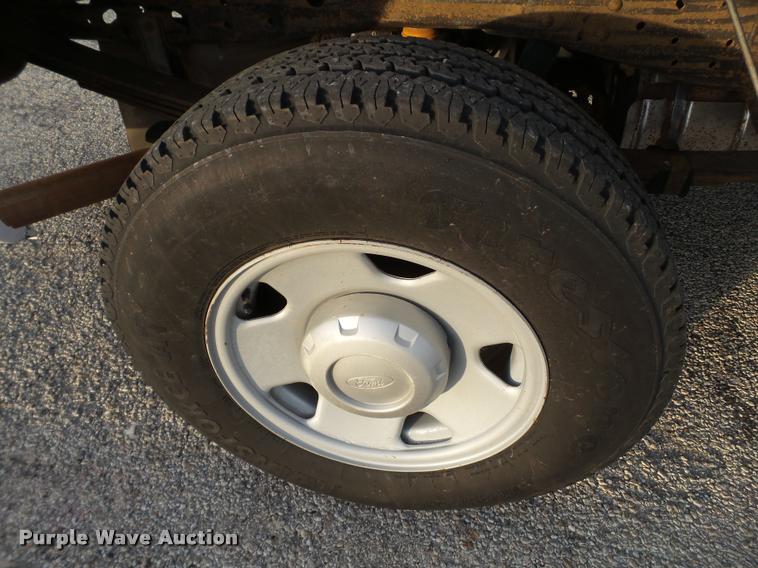 image for item L1740 2005 Ford F250 Super Duty pickup truck