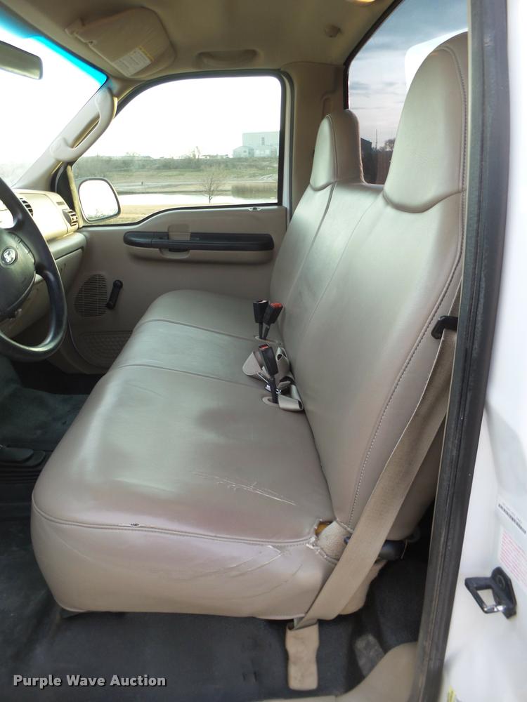 image for item L1740 2005 Ford F250 Super Duty pickup truck