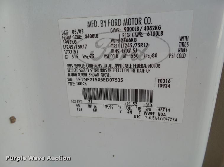 image for item L1740 2005 Ford F250 Super Duty pickup truck