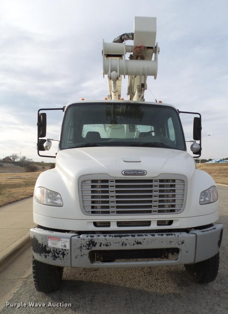image for item L1743 2009 Freightliner Business Class M2 bucket truck