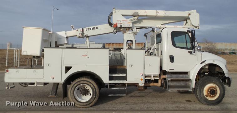 image for item L1743 2009 Freightliner Business Class M2 bucket truck