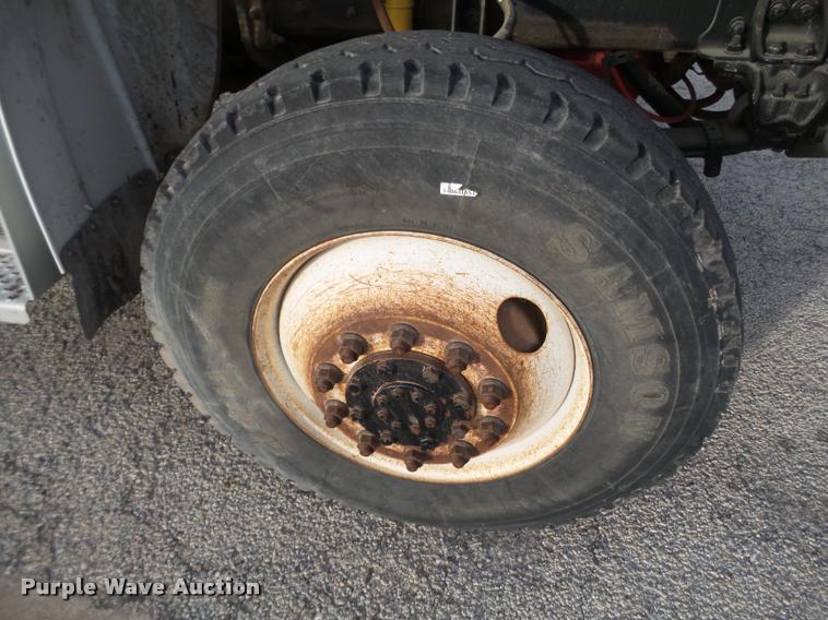 image for item L1743 2009 Freightliner Business Class M2 bucket truck