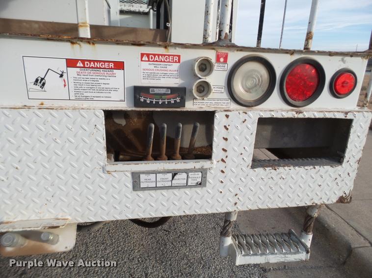 image for item L1743 2009 Freightliner Business Class M2 bucket truck