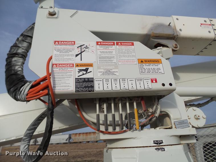 image for item L1743 2009 Freightliner Business Class M2 bucket truck