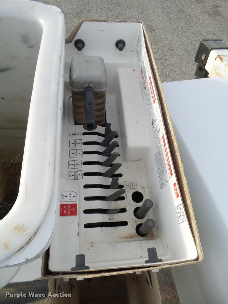 image for item L1743 2009 Freightliner Business Class M2 bucket truck