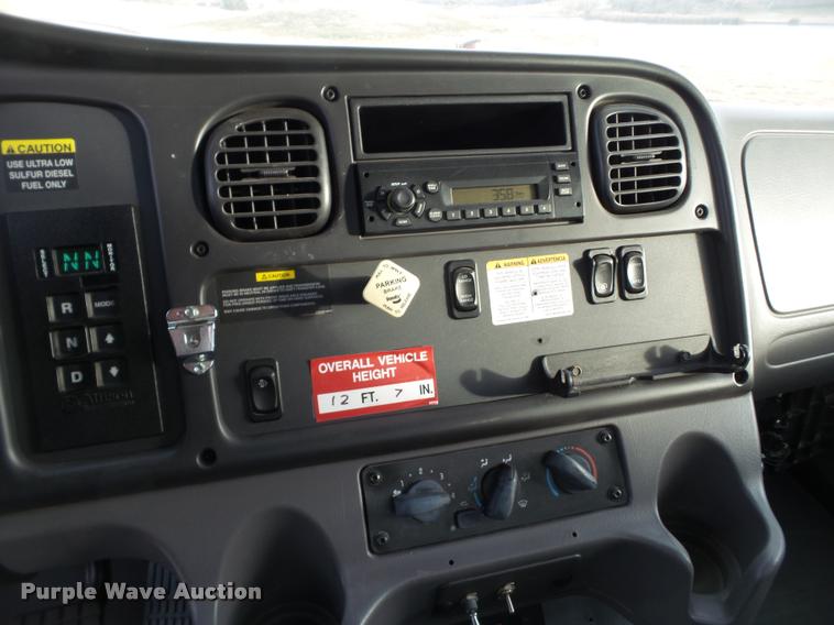 image for item L1743 2009 Freightliner Business Class M2 bucket truck