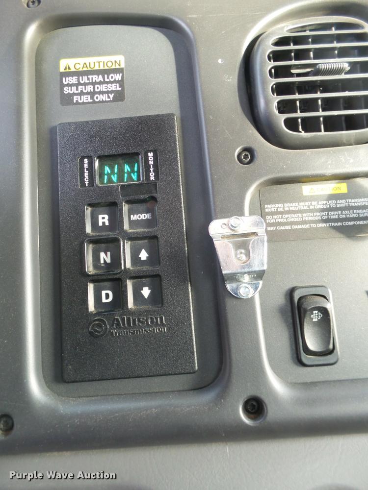 image for item L1743 2009 Freightliner Business Class M2 bucket truck