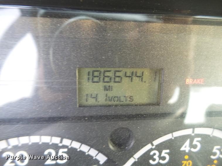 image for item L1743 2009 Freightliner Business Class M2 bucket truck