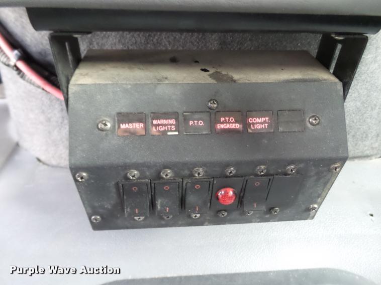 image for item L1743 2009 Freightliner Business Class M2 bucket truck