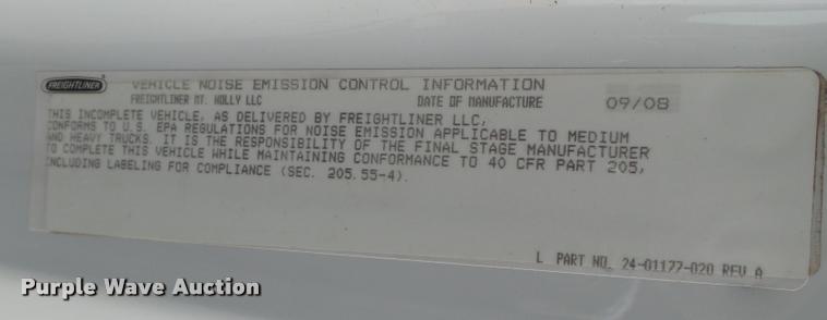 image for item L1743 2009 Freightliner Business Class M2 bucket truck