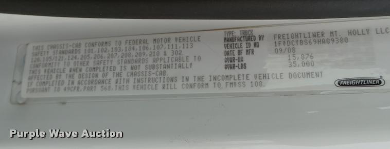 image for item L1743 2009 Freightliner Business Class M2 bucket truck