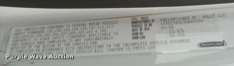 image for item L1743 2009 Freightliner Business Class M2 bucket truck