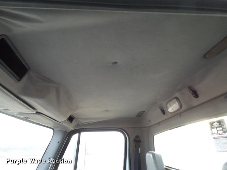 image for item L1743 2009 Freightliner Business Class M2 bucket truck