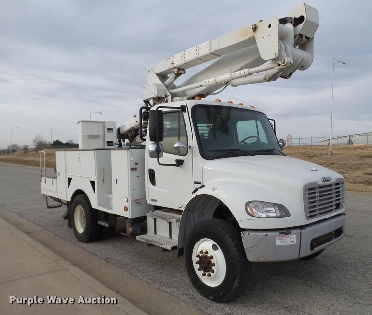 image for item L1744 2007 Freightliner Business Class M2 bucket truck