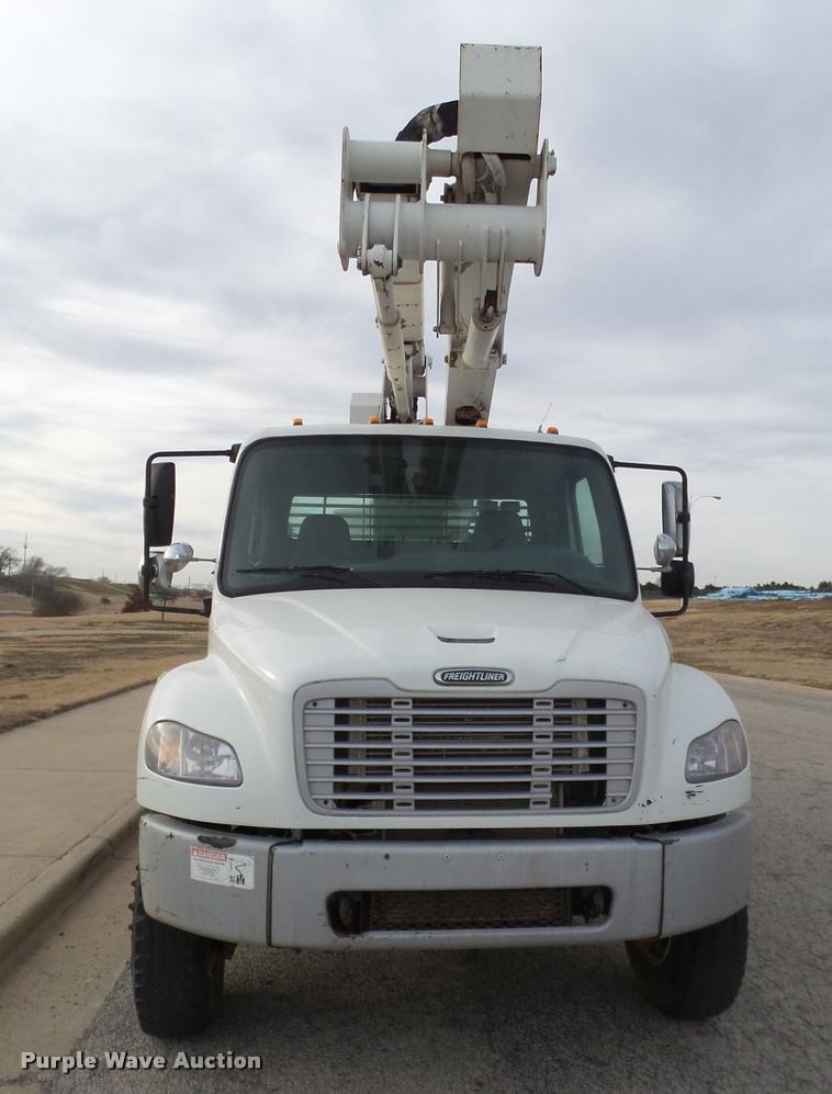 image for item L1744 2007 Freightliner Business Class M2 bucket truck