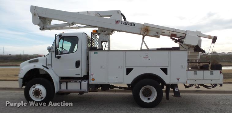 image for item L1744 2007 Freightliner Business Class M2 bucket truck