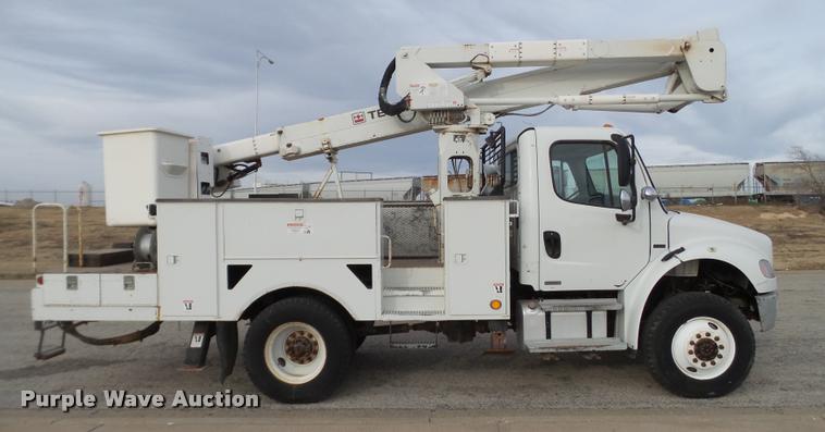 image for item L1744 2007 Freightliner Business Class M2 bucket truck