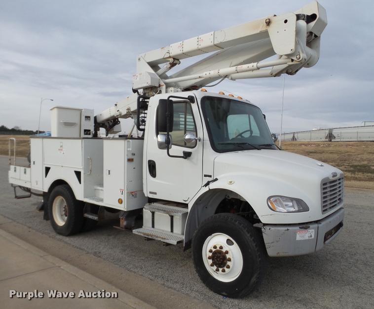 image for item L1744 2007 Freightliner Business Class M2 bucket truck