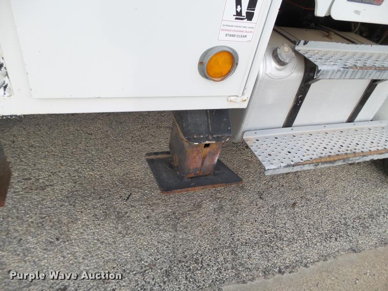 image for item L1744 2007 Freightliner Business Class M2 bucket truck