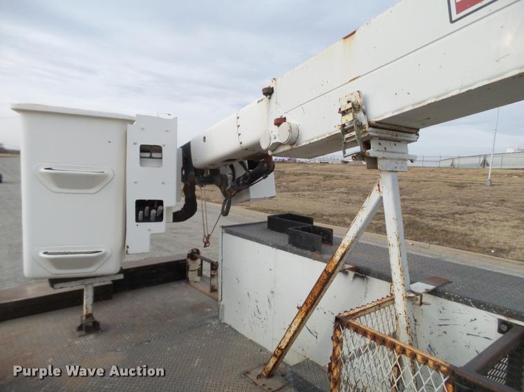 image for item L1744 2007 Freightliner Business Class M2 bucket truck