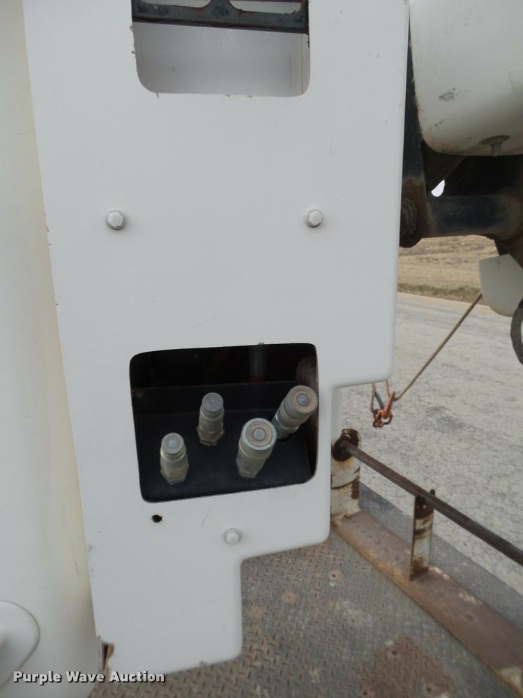 image for item L1744 2007 Freightliner Business Class M2 bucket truck