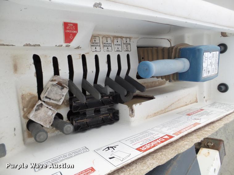 image for item L1744 2007 Freightliner Business Class M2 bucket truck