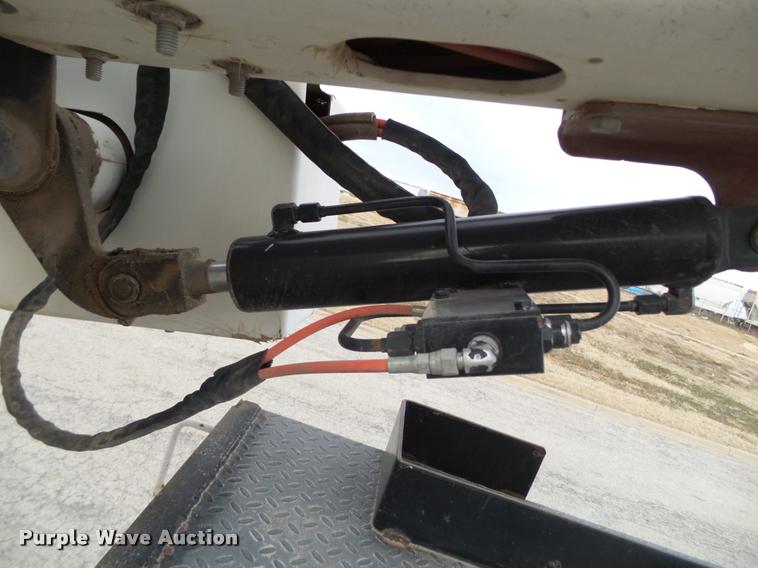 image for item L1744 2007 Freightliner Business Class M2 bucket truck