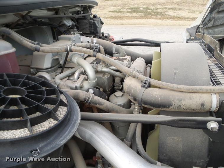 image for item L1744 2007 Freightliner Business Class M2 bucket truck