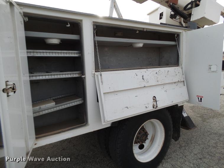 image for item L1744 2007 Freightliner Business Class M2 bucket truck