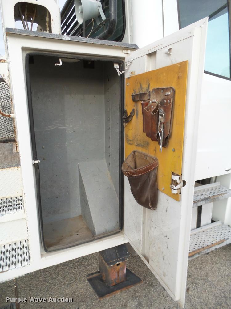 image for item L1744 2007 Freightliner Business Class M2 bucket truck