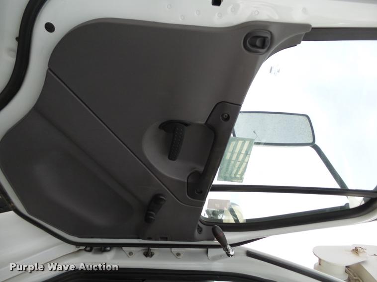 image for item L1744 2007 Freightliner Business Class M2 bucket truck