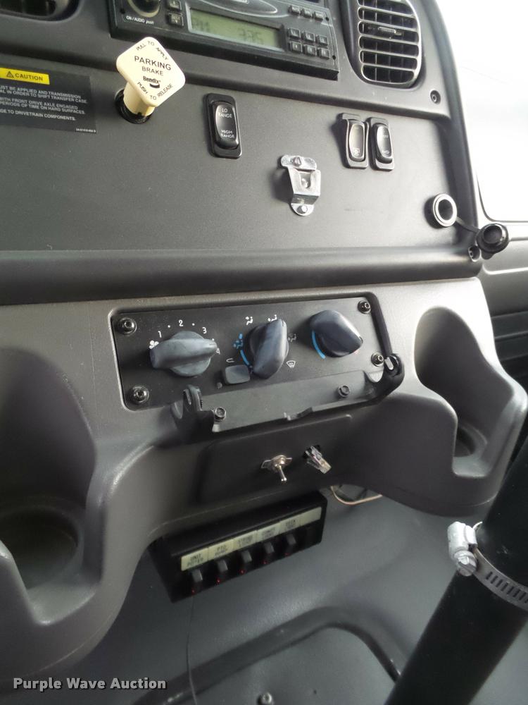 image for item L1744 2007 Freightliner Business Class M2 bucket truck