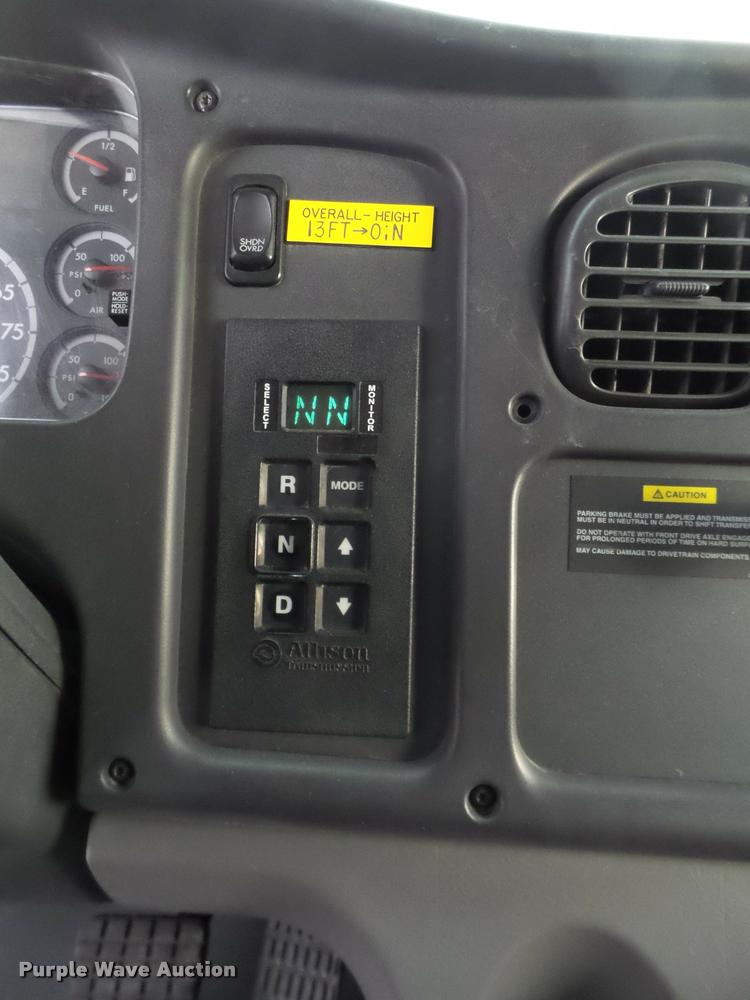 image for item L1744 2007 Freightliner Business Class M2 bucket truck