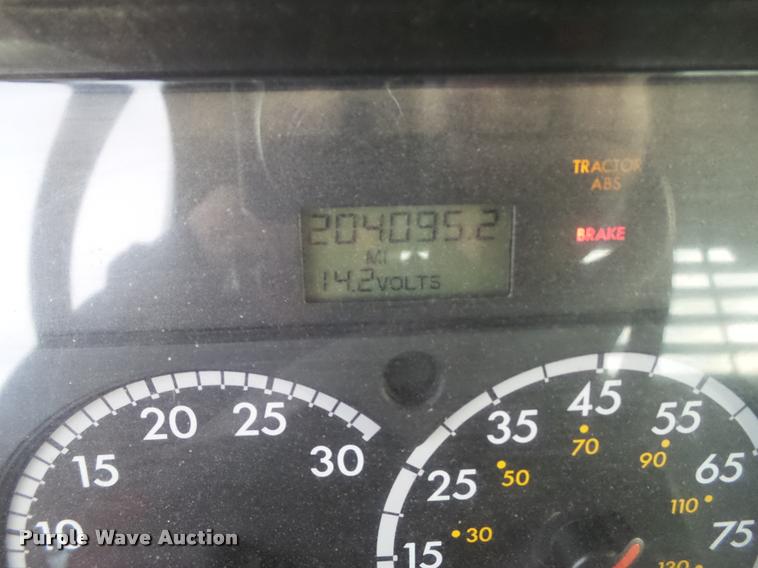 image for item L1744 2007 Freightliner Business Class M2 bucket truck