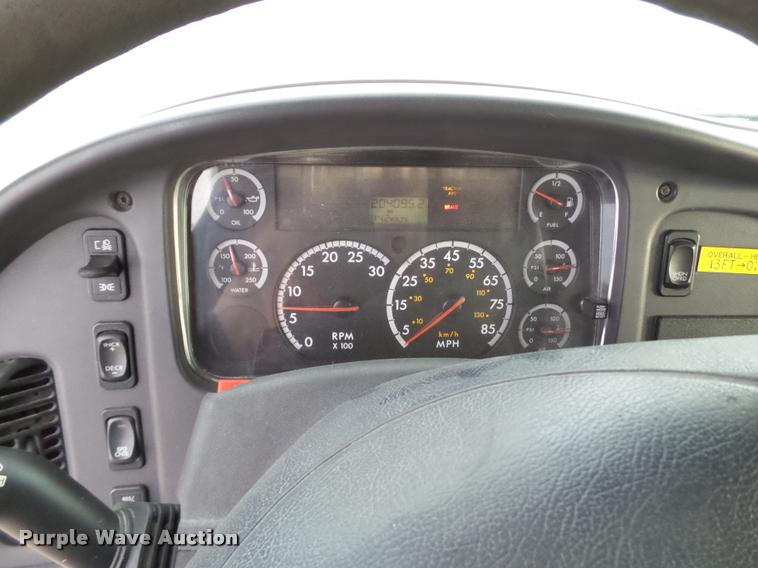 image for item L1744 2007 Freightliner Business Class M2 bucket truck