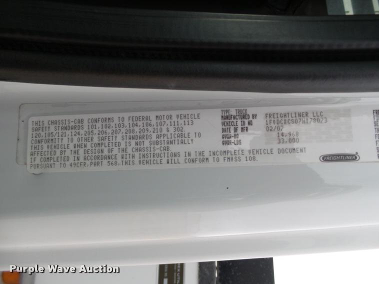 image for item L1744 2007 Freightliner Business Class M2 bucket truck