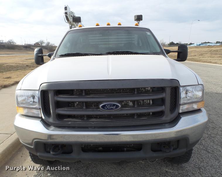 image for item L1745 2001 Ford F550 service truck with crane