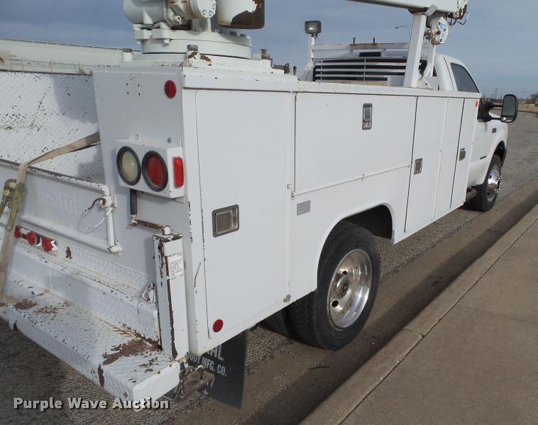 image for item L1745 2001 Ford F550 service truck with crane