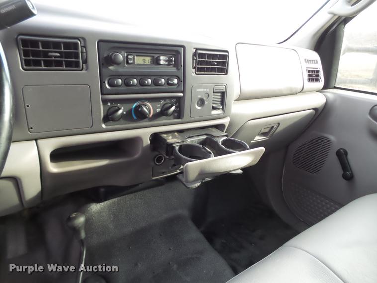 image for item L1745 2001 Ford F550 service truck with crane