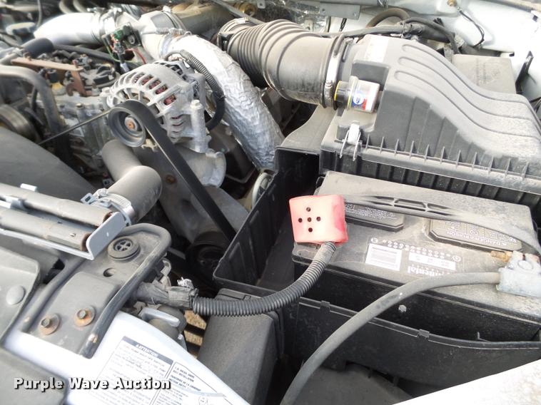 image for item L1745 2001 Ford F550 service truck with crane