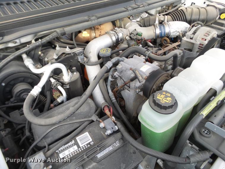 image for item L1745 2001 Ford F550 service truck with crane