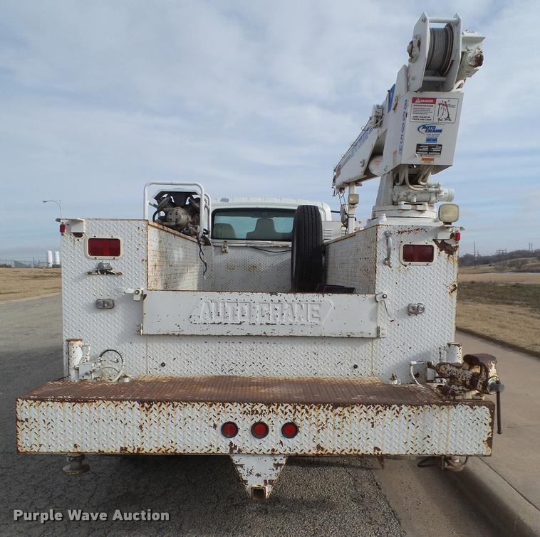 image for item L1746 2003 International DuraStar 4300 service truck with crane