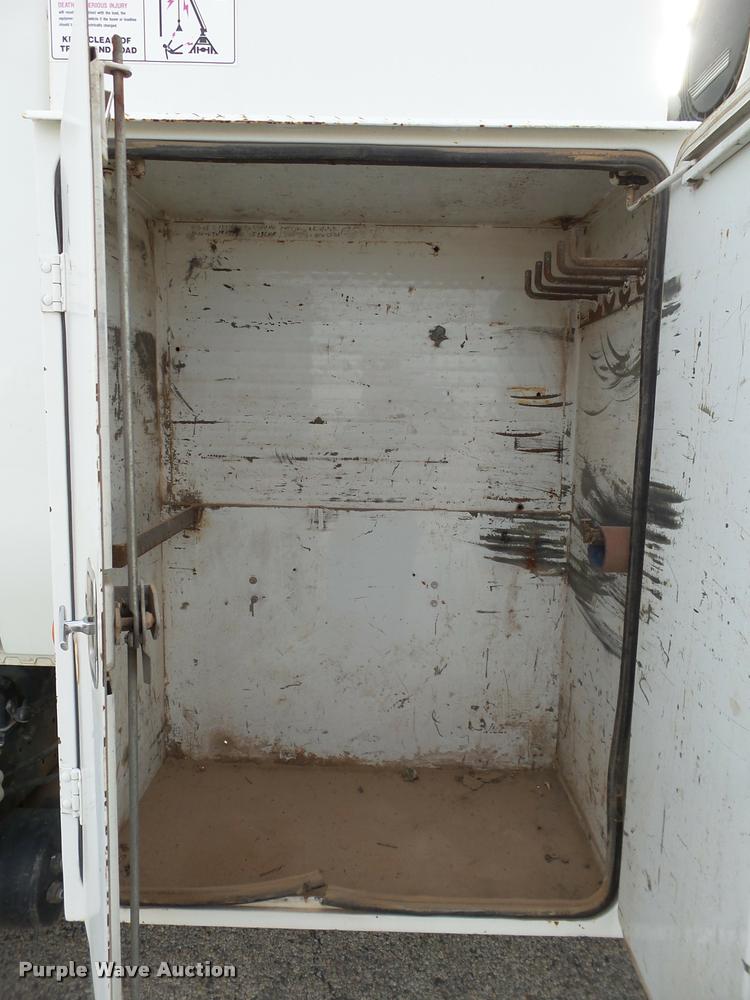 image for item L1746 2003 International DuraStar 4300 service truck with crane